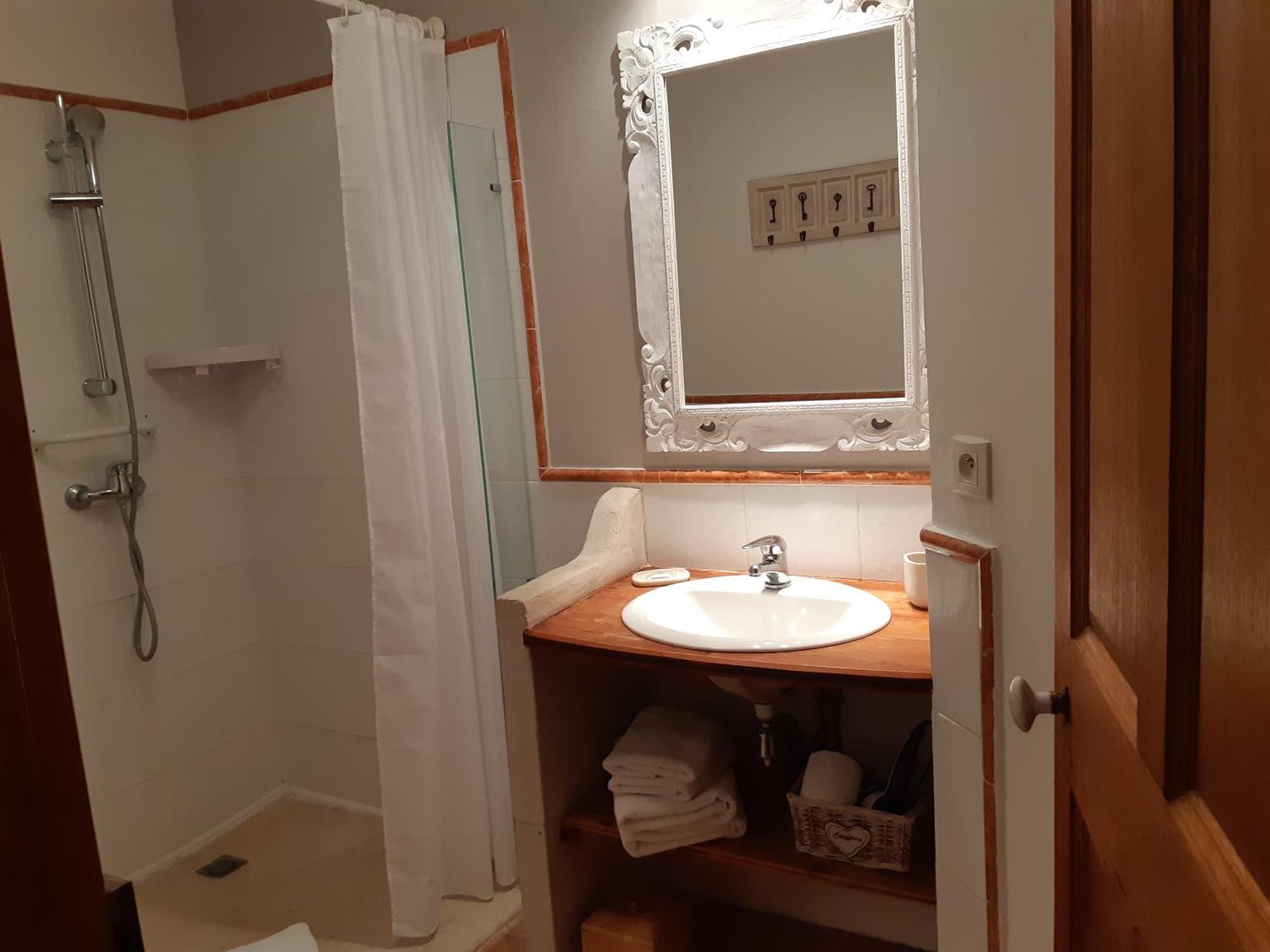 Chambres D'Hotes, B&B La Musardiere Alba-la-Romaine Room photo